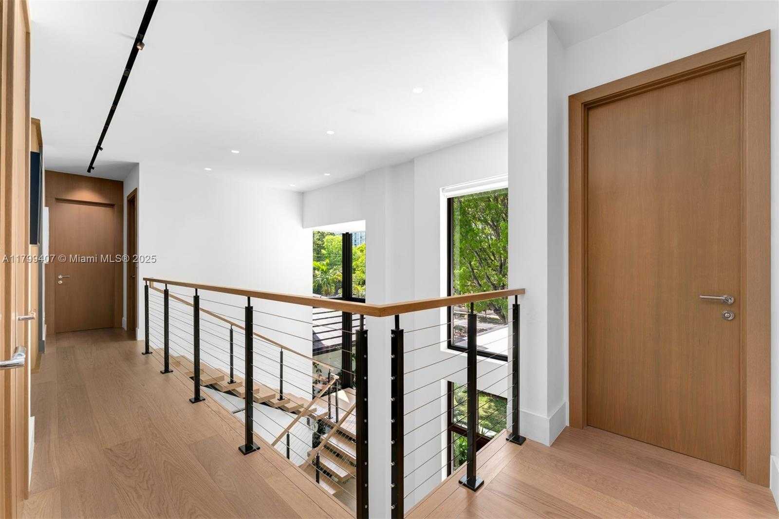 Small Image of 2323 SOUTH WEST 2ND AVE, Miami Number 38