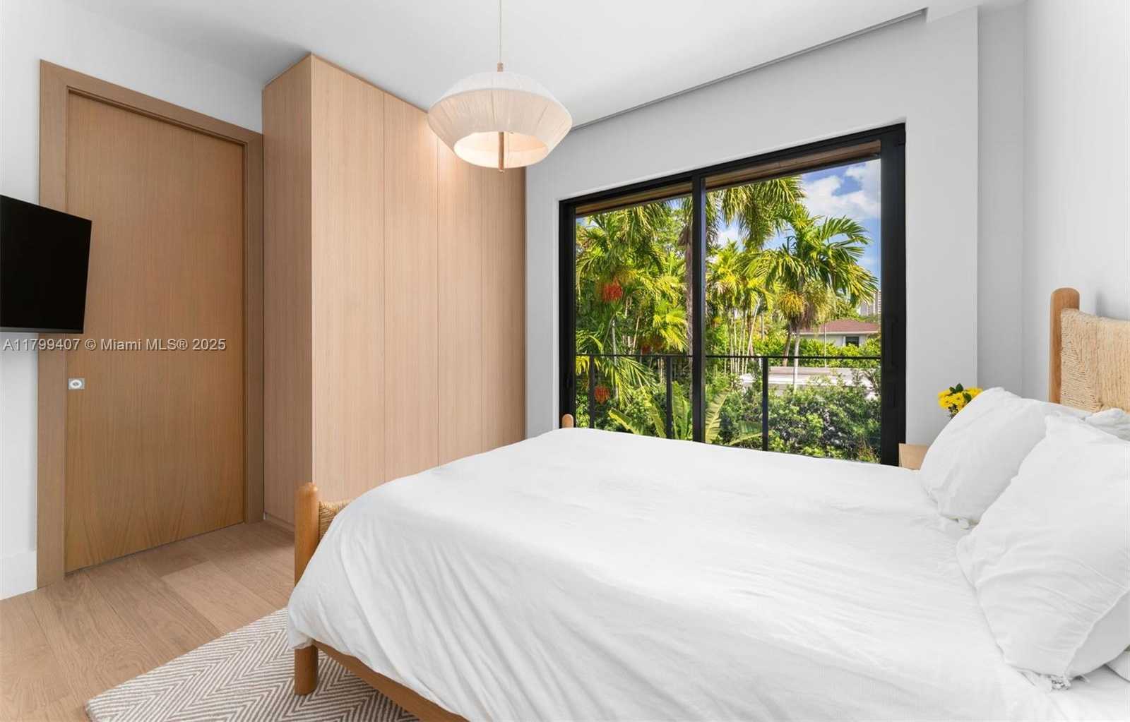 Small Image of 2323 SOUTH WEST 2ND AVE, Miami Number 46