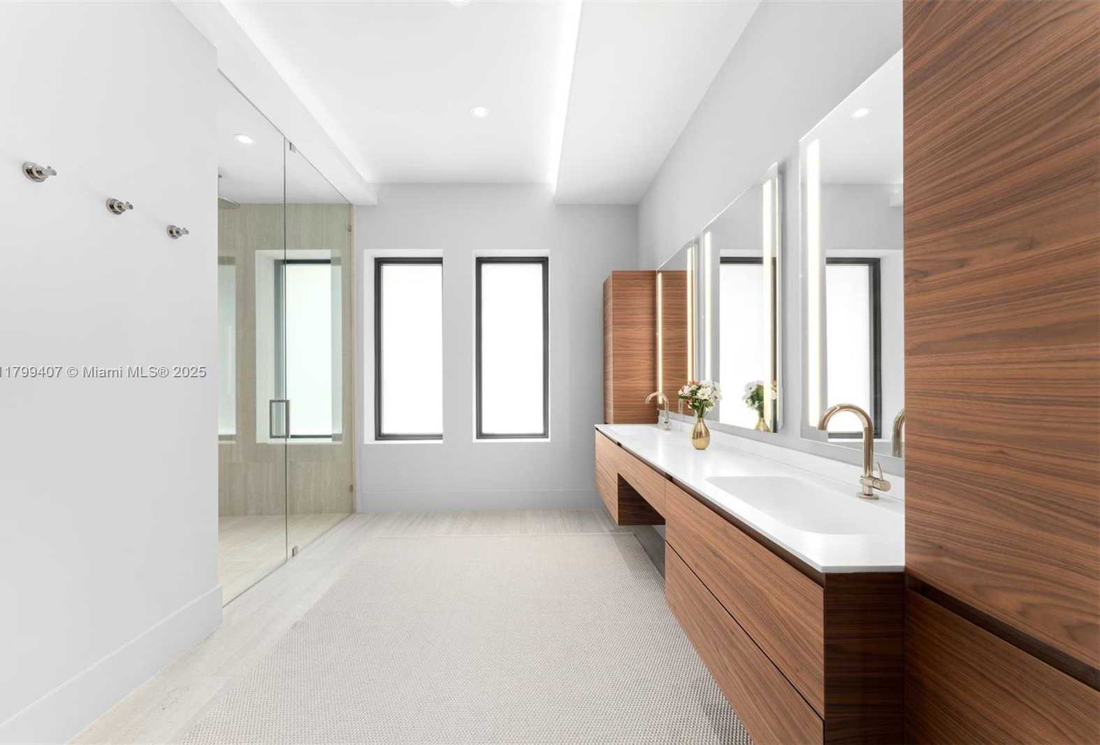 Small Image of 2323 SOUTH WEST 2ND AVE, Miami Number 47