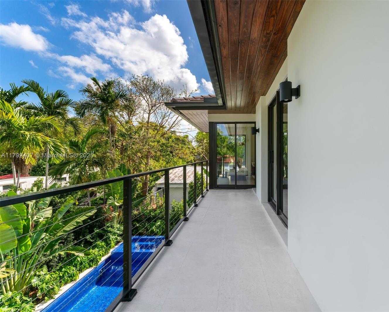 Small Image of 2323 SOUTH WEST 2ND AVE, Miami Number 52