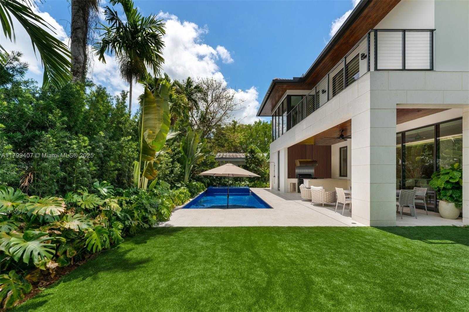 Small Image of 2323 SOUTH WEST 2ND AVE, Miami Number 55