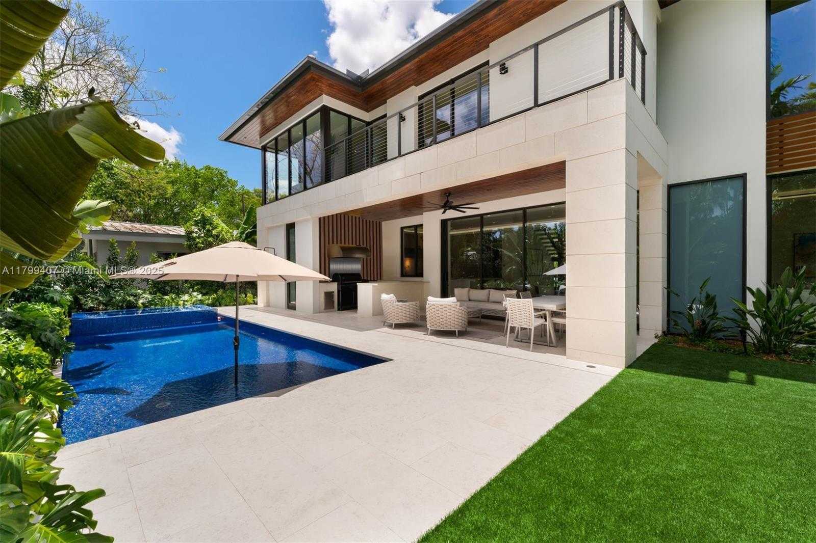 Small Image of 2323 SOUTH WEST 2ND AVE, Miami Number 56