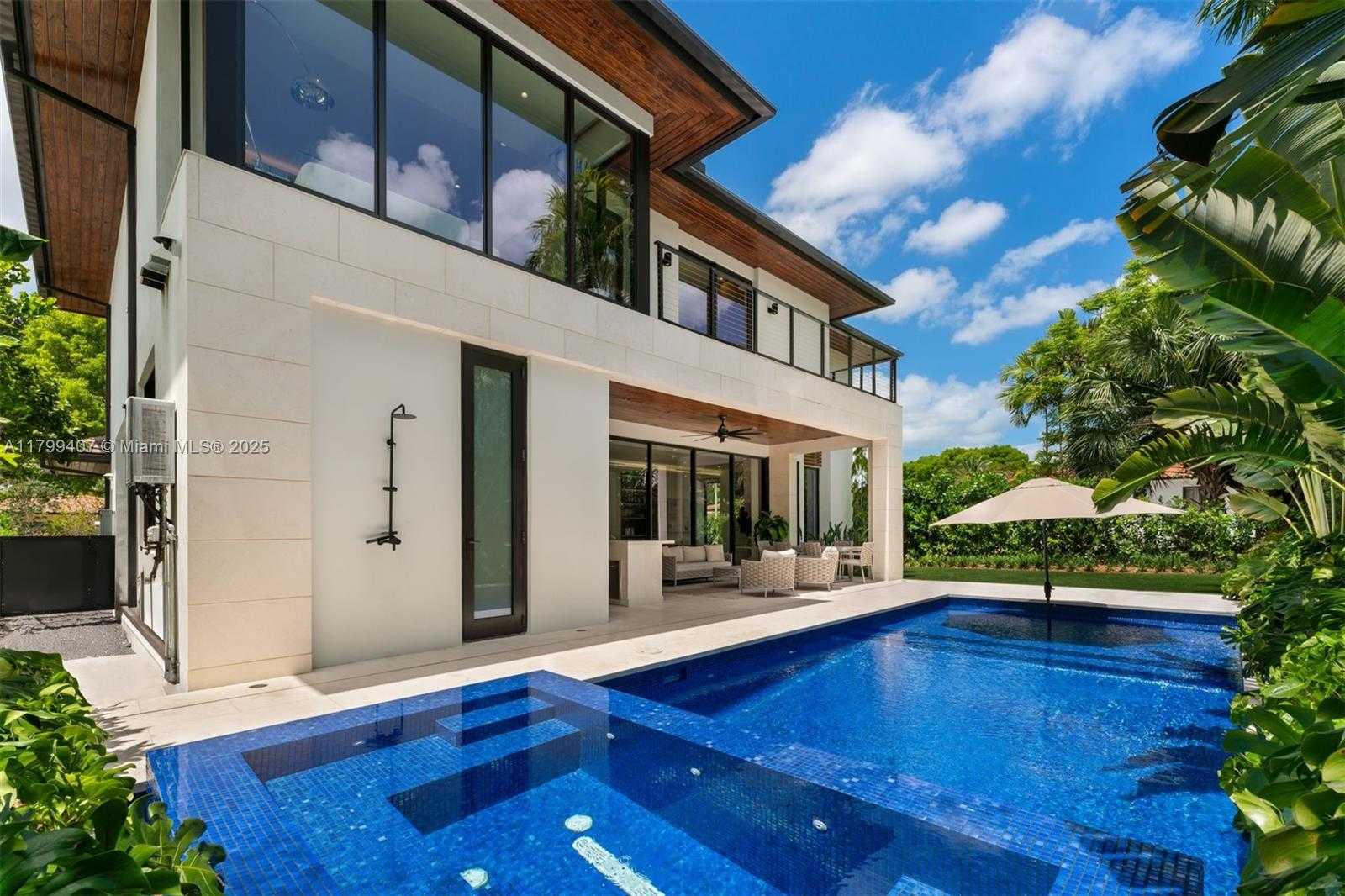 Small Image of 2323 SOUTH WEST 2ND AVE, Miami Number 58