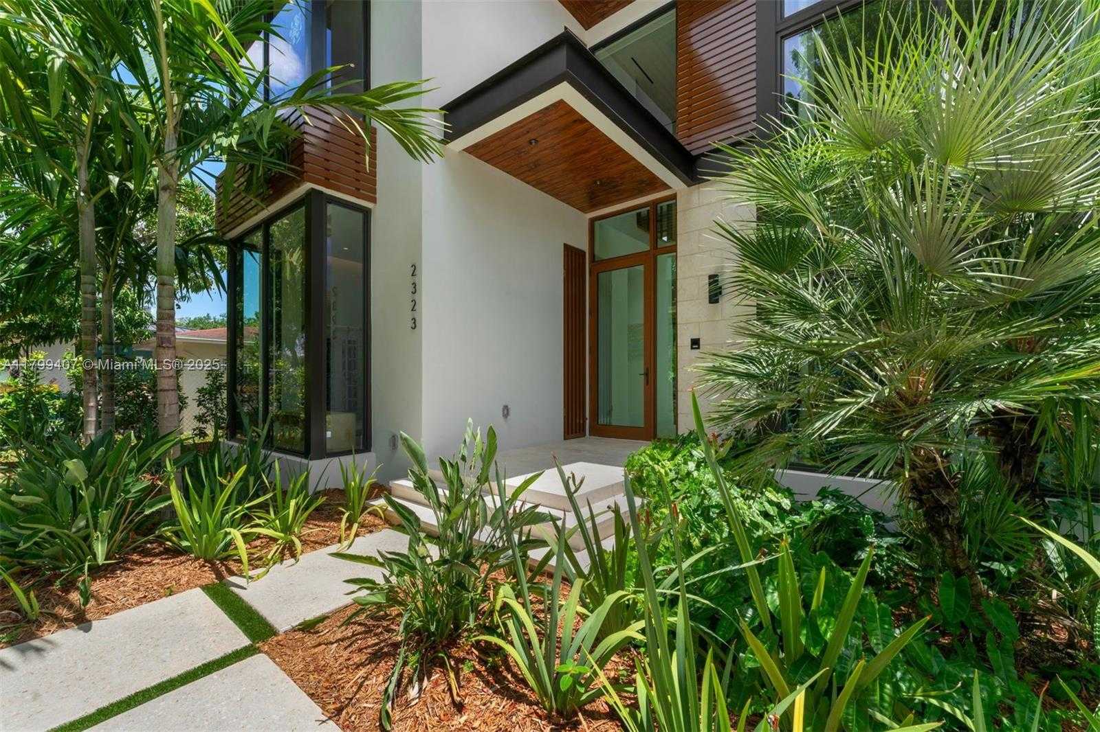 Small Image of 2323 SOUTH WEST 2ND AVE, Miami Number 60