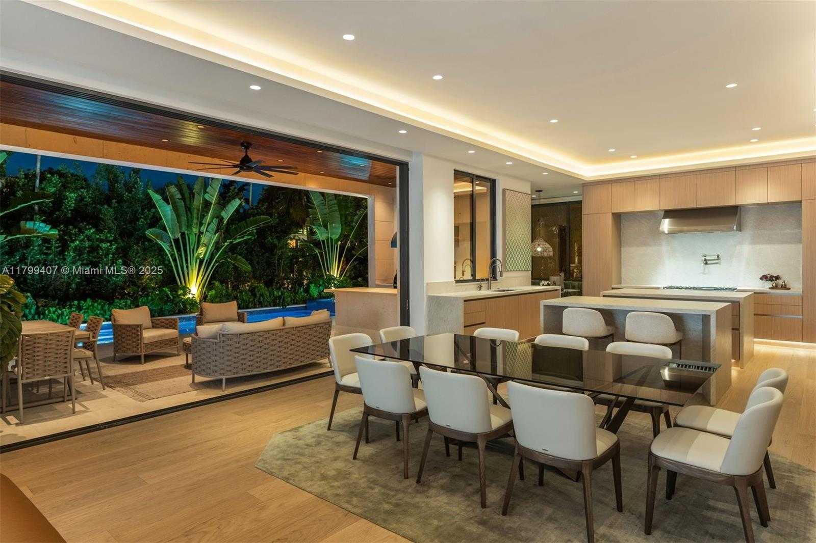 Small Image of 2323 SOUTH WEST 2ND AVE, Miami Number 71