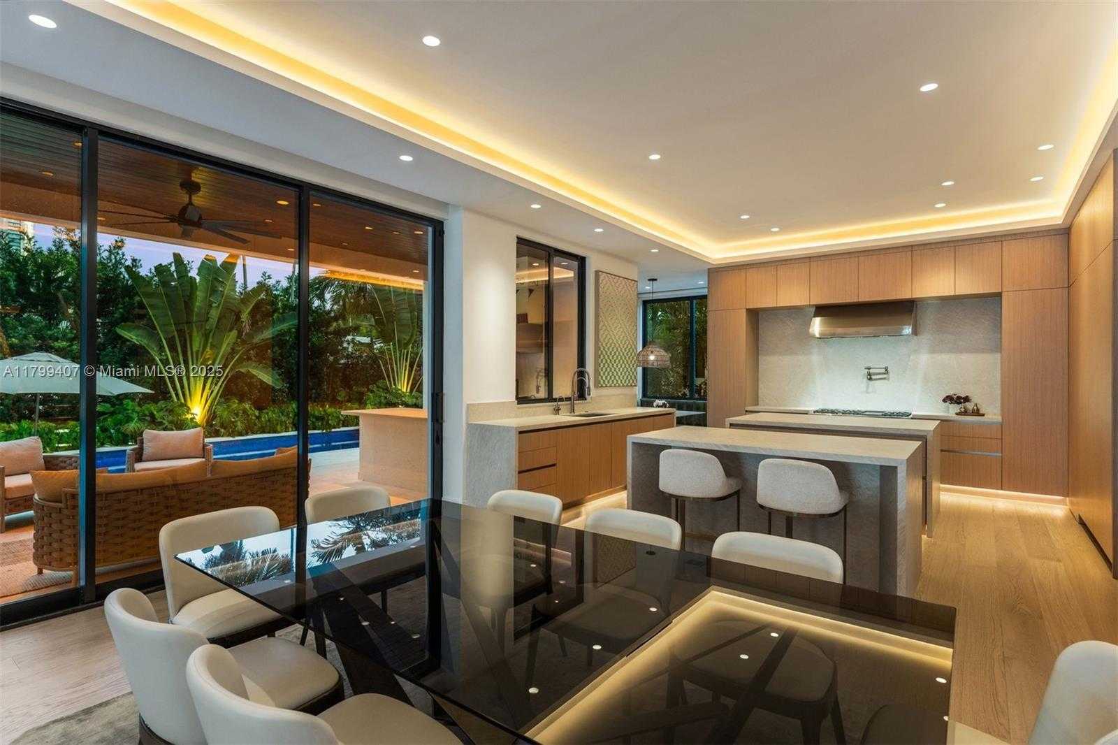 Small Image of 2323 SOUTH WEST 2ND AVE, Miami Number 74