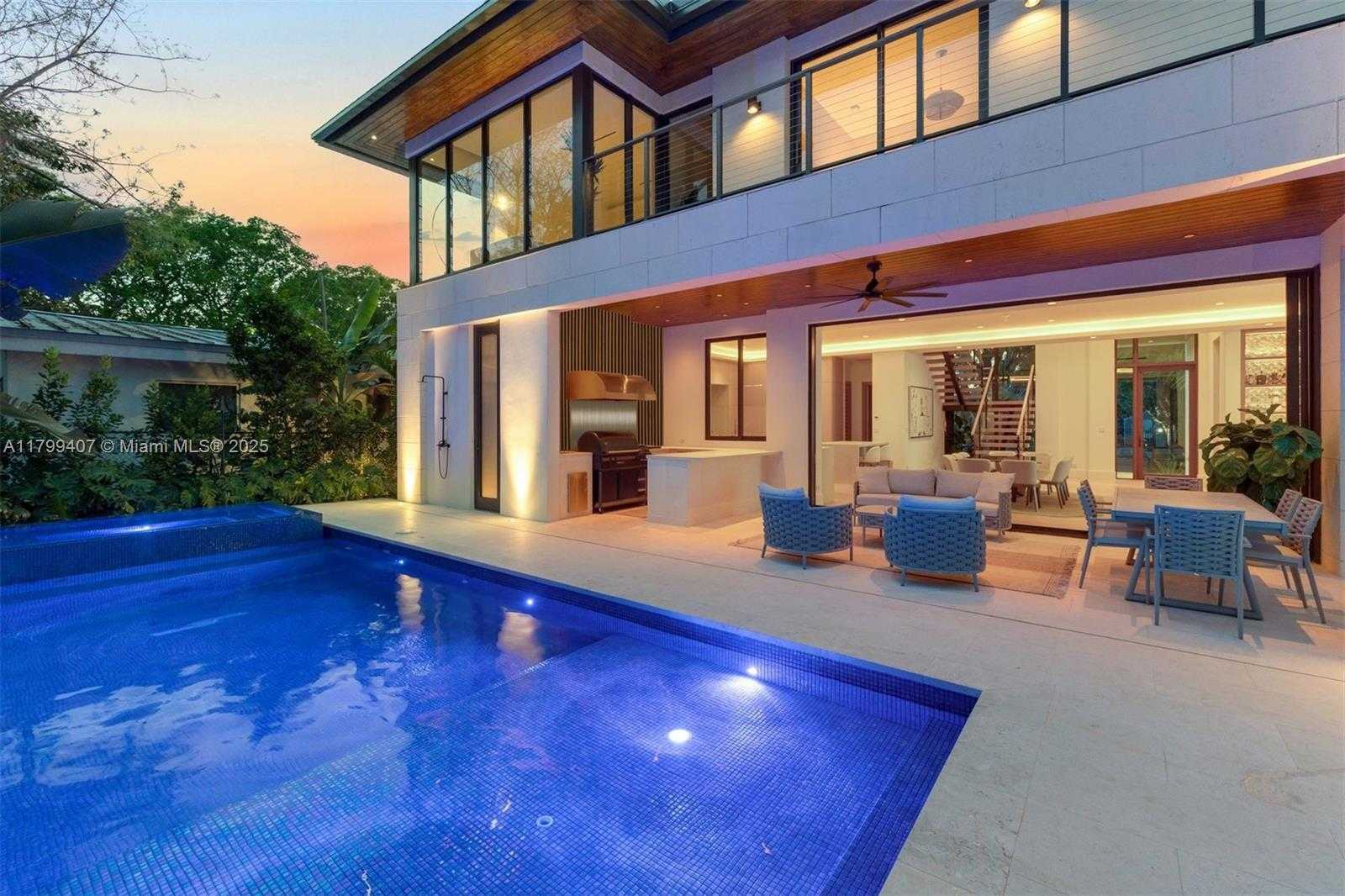 Small Image of 2323 SOUTH WEST 2ND AVE, Miami Number 77