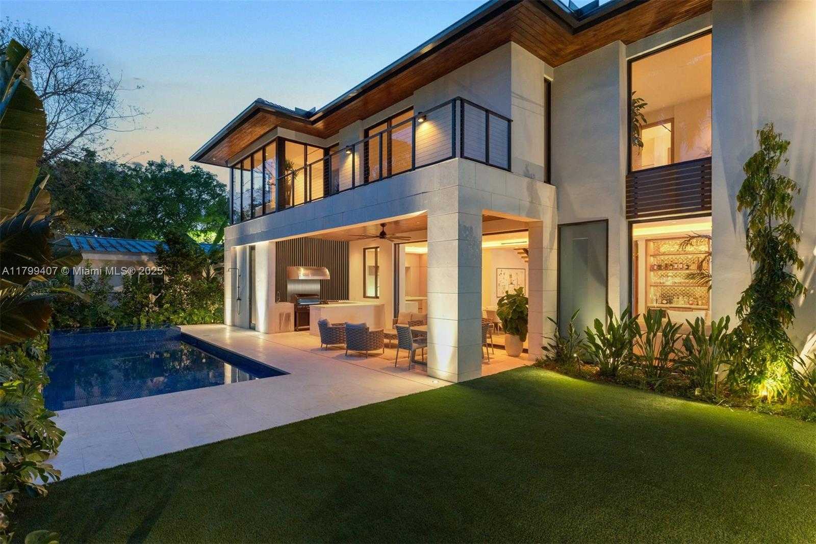 Small Image of 2323 SOUTH WEST 2ND AVE, Miami Number 79