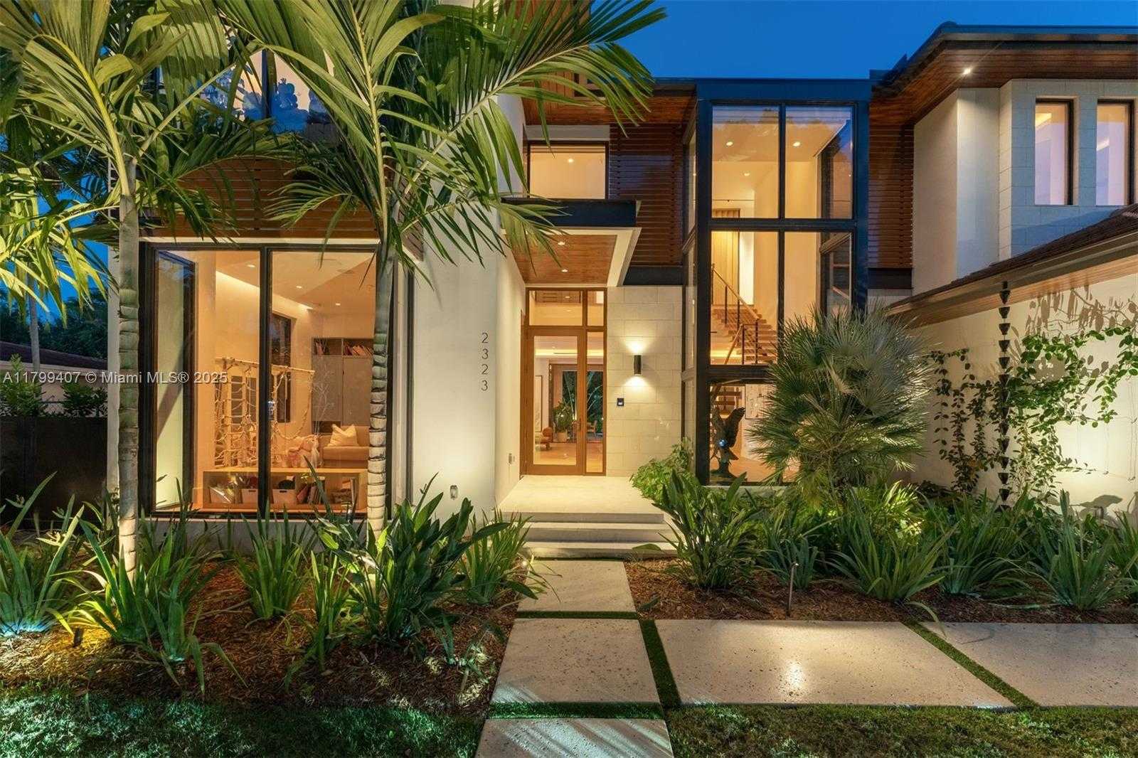 Small Image of 2323 SOUTH WEST 2ND AVE, Miami Number 80