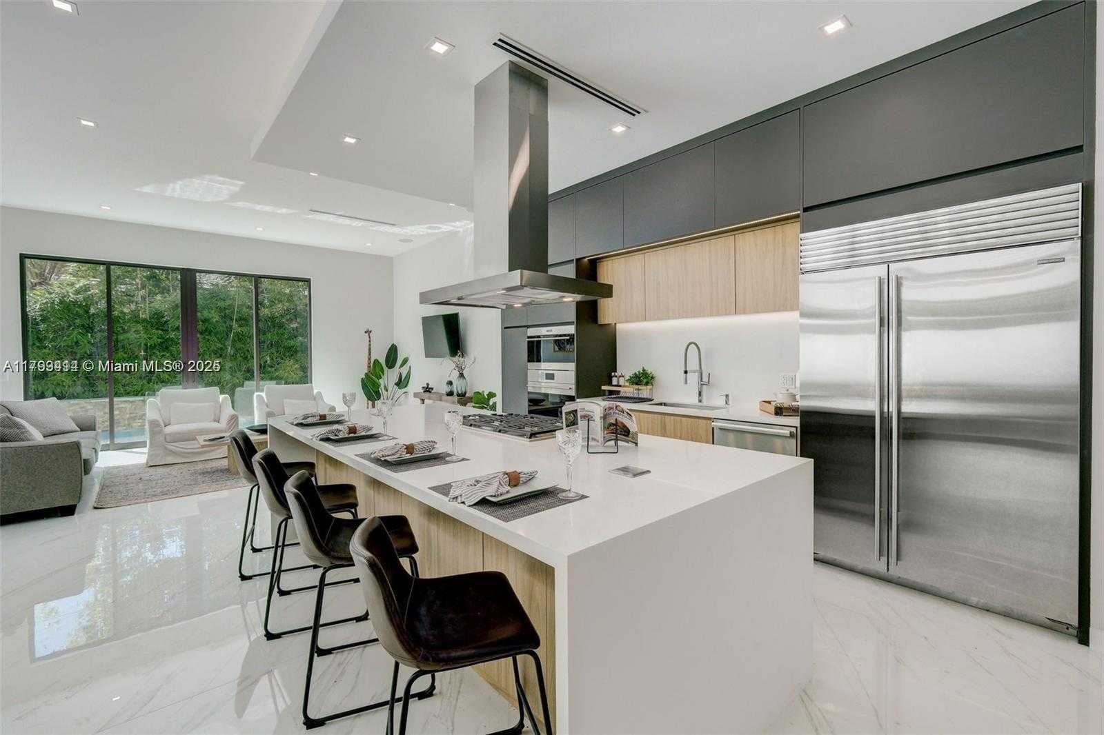 Small Image of 1780 CHUCUNANTAH RD, Miami Number 12