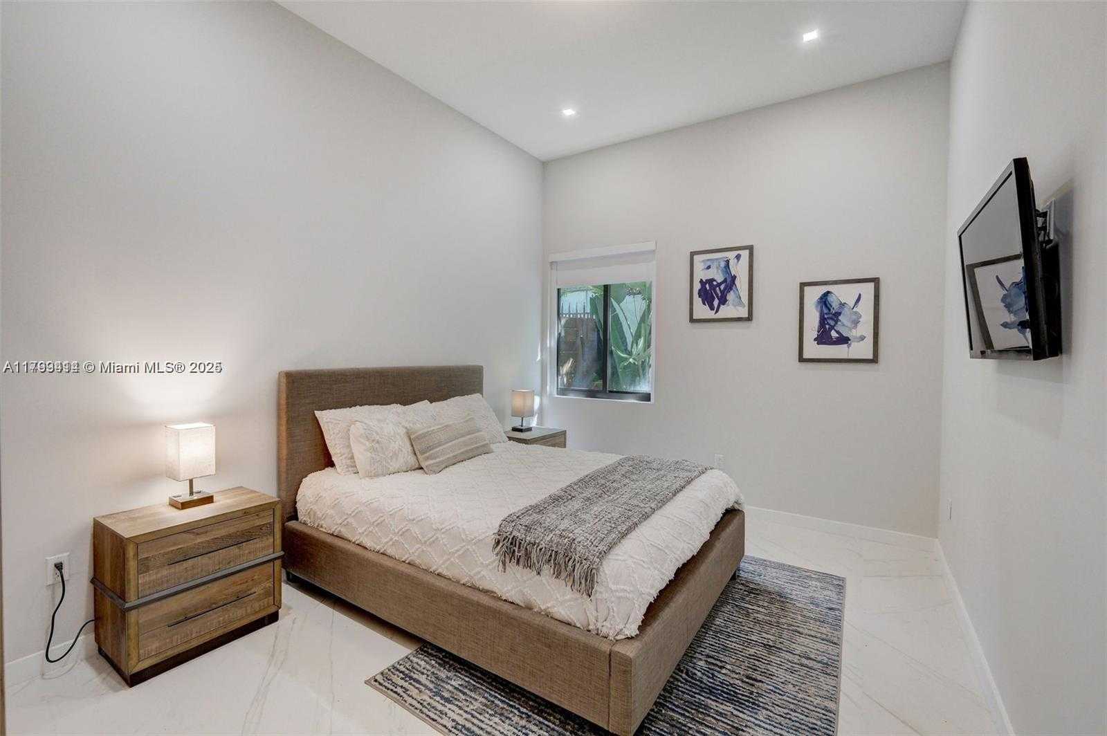 Small Image of 1780 CHUCUNANTAH RD, Miami Number 21