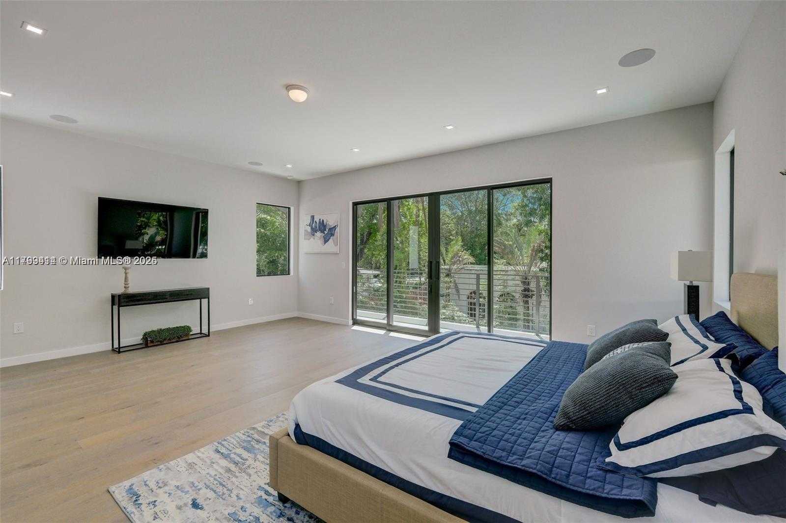 Small Image of 1780 CHUCUNANTAH RD, Miami Number 27
