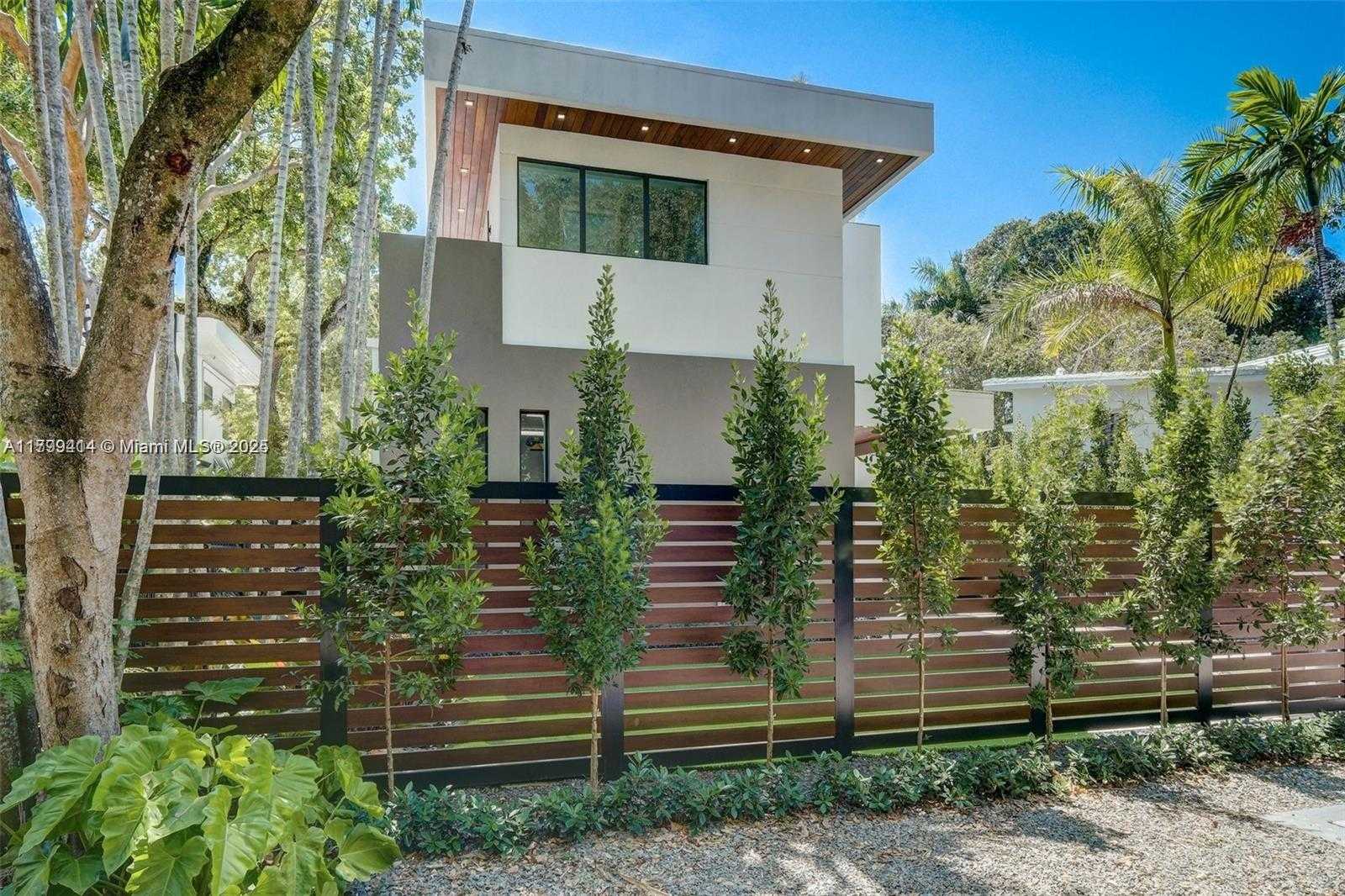 Small Image of 1780 CHUCUNANTAH RD, Miami Number 3
