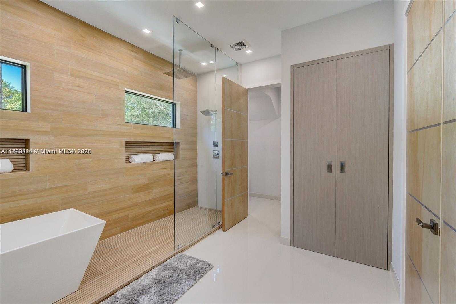 Small Image of 1780 CHUCUNANTAH RD, Miami Number 30
