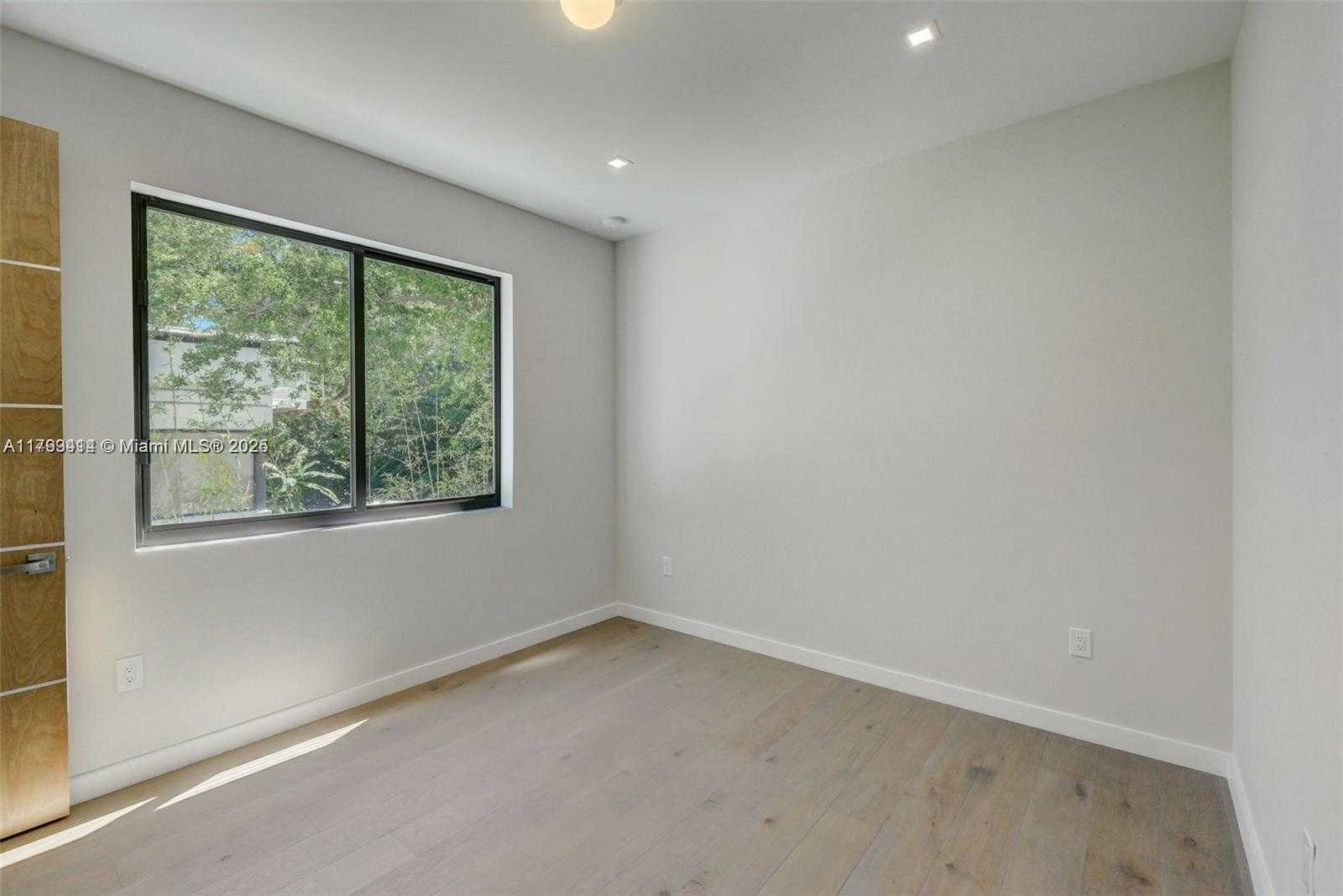 Small Image of 1780 CHUCUNANTAH RD, Miami Number 33