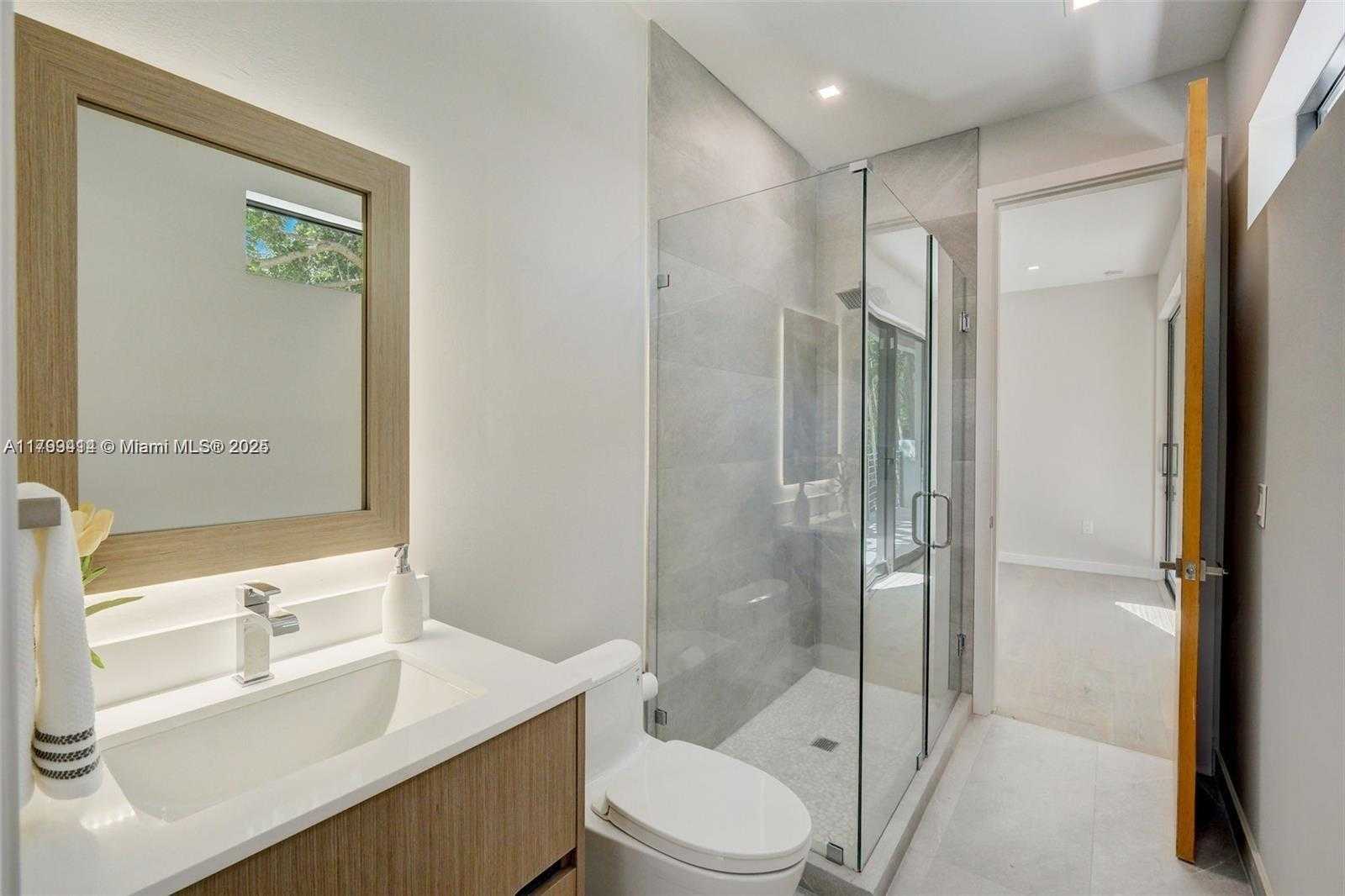 Small Image of 1780 CHUCUNANTAH RD, Miami Number 35