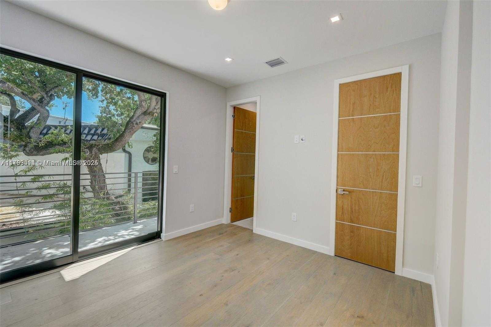 Small Image of 1780 CHUCUNANTAH RD, Miami Number 36