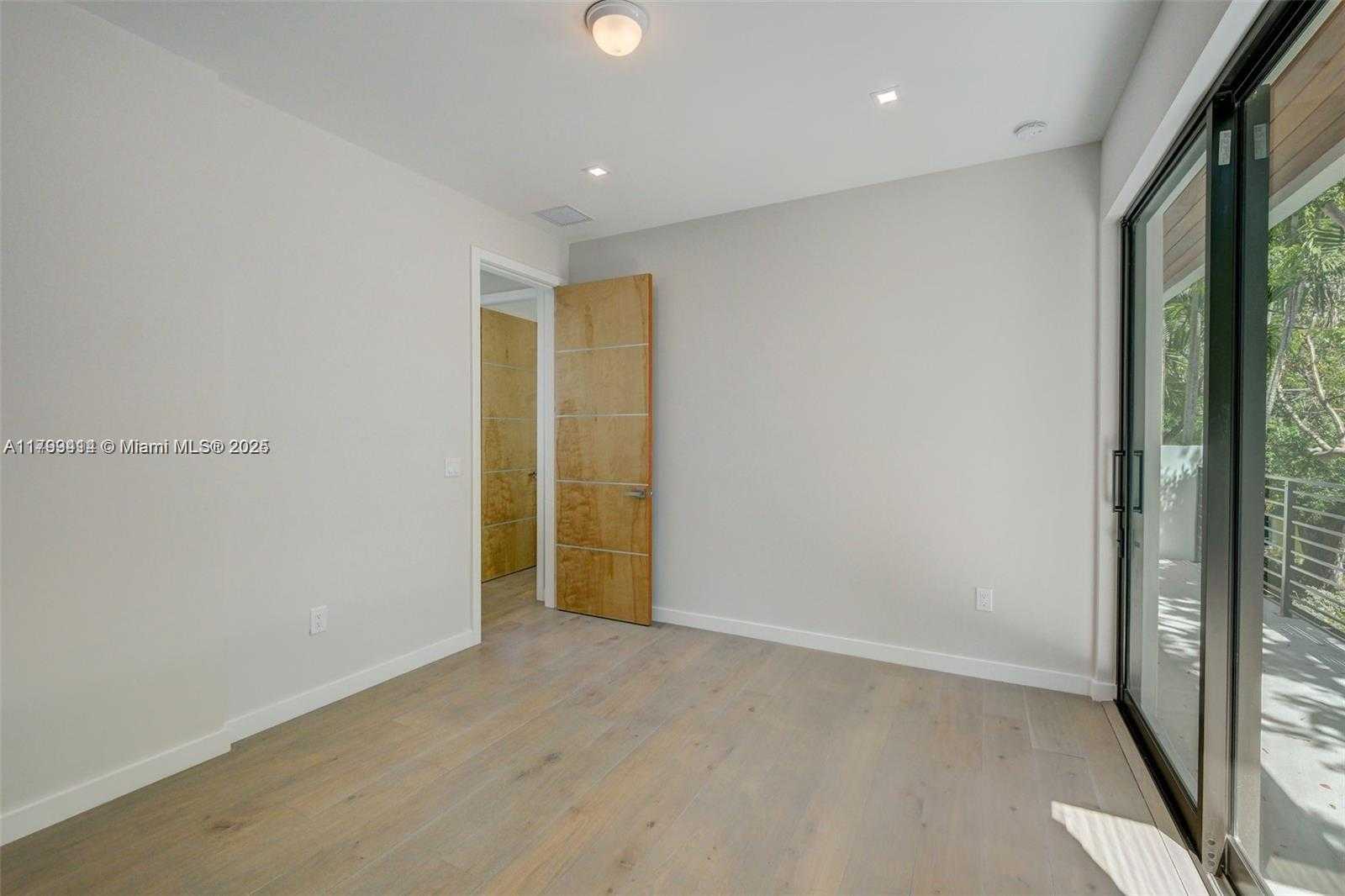 Small Image of 1780 CHUCUNANTAH RD, Miami Number 37