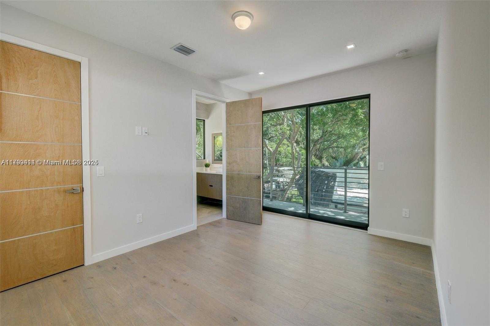 Small Image of 1780 CHUCUNANTAH RD, Miami Number 38