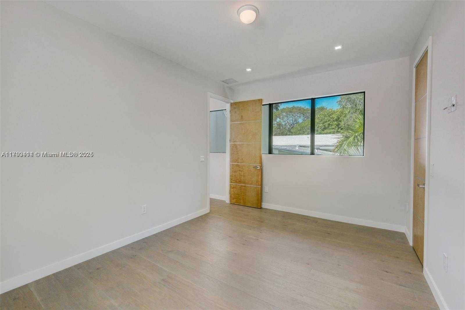 Small Image of 1780 CHUCUNANTAH RD, Miami Number 39