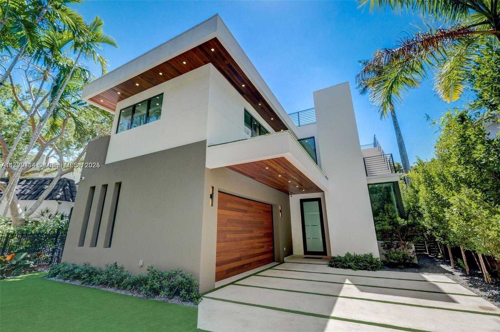 Small Image of 1780 CHUCUNANTAH RD, Miami Number 5