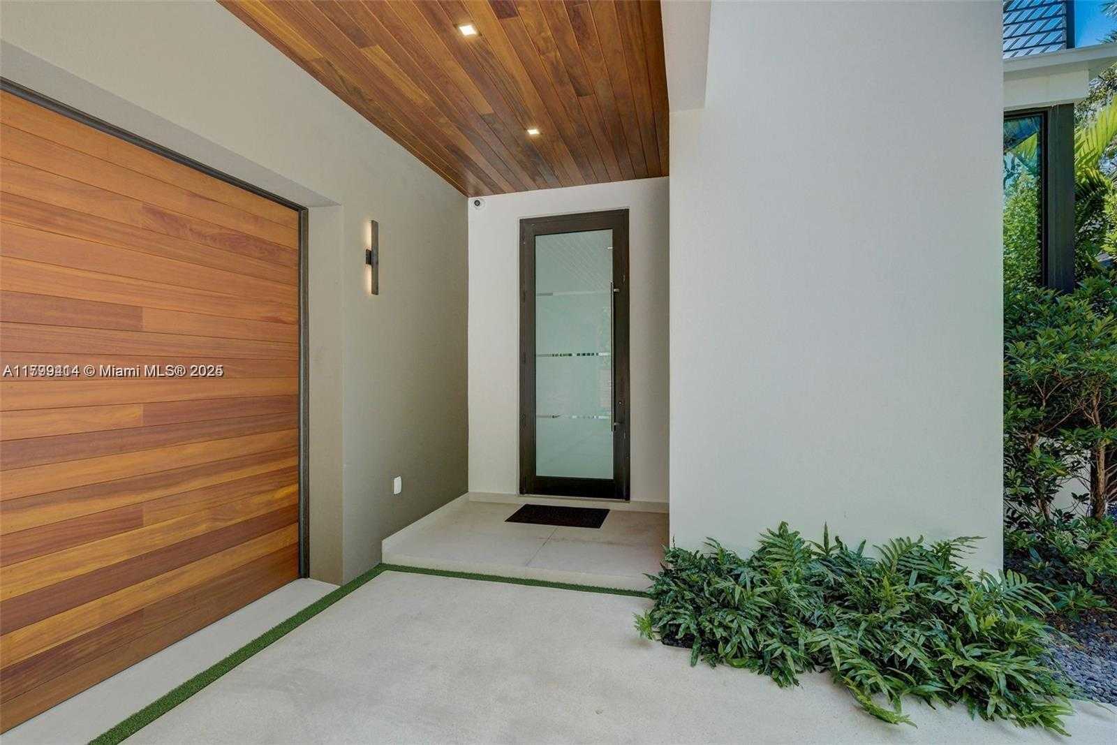 Small Image of 1780 CHUCUNANTAH RD, Miami Number 8