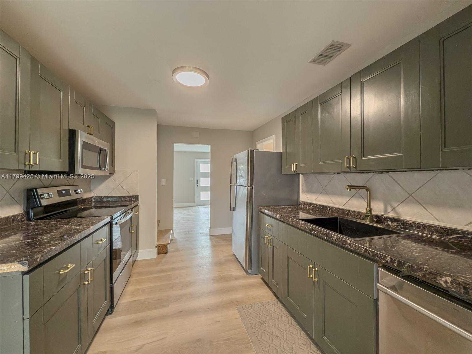 Small Image of 1813 SOUTH WEST 10TH ST, Fort Lauderdale Number 16