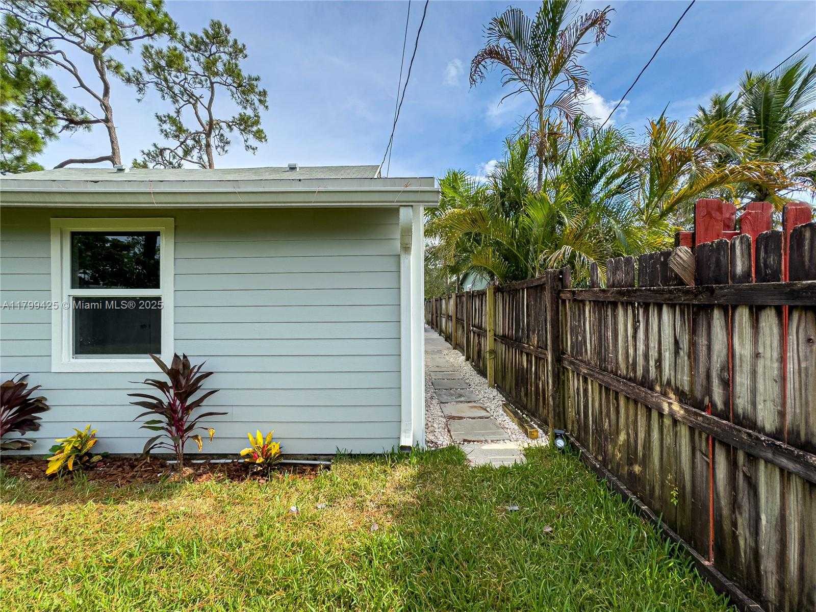 Small Image of 1813 SOUTH WEST 10TH ST, Fort Lauderdale Number 30