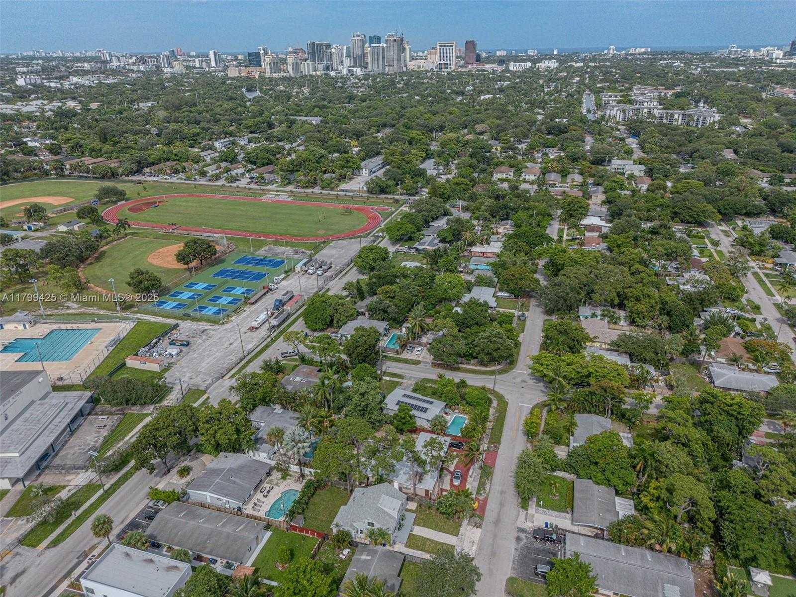 Small Image of 1813 SOUTH WEST 10TH ST, Fort Lauderdale Number 36