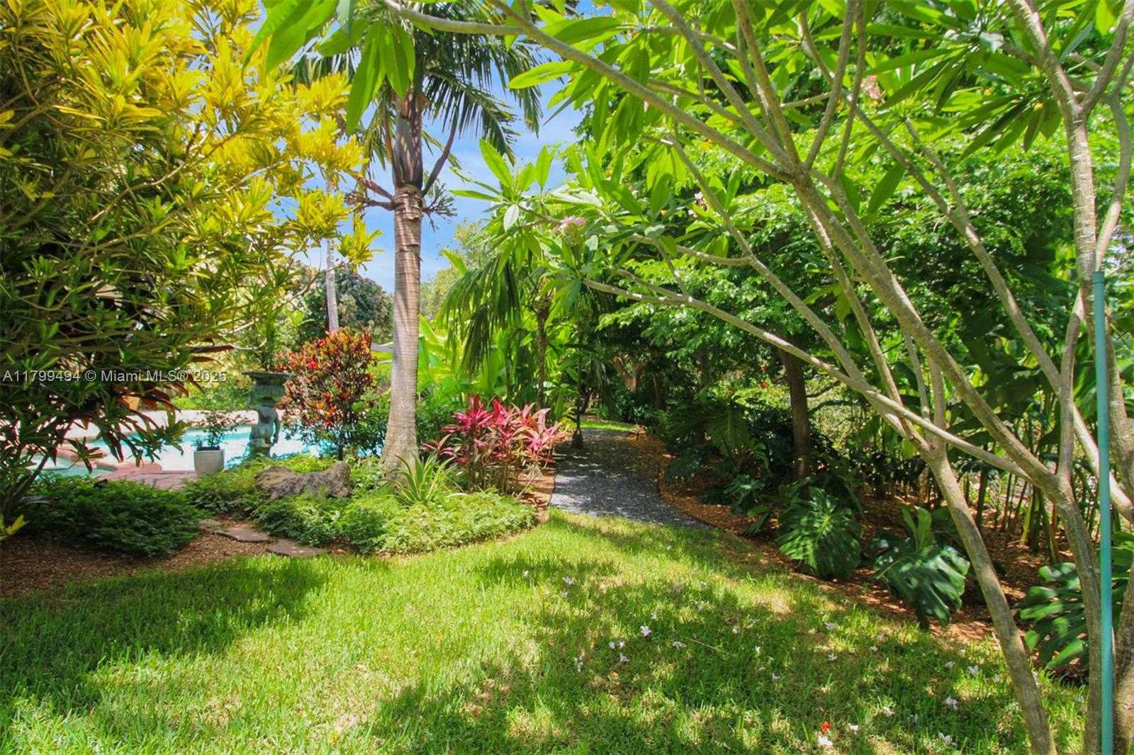 Small Image of 8345 SOUTH WEST 143RD ST, Palmetto Bay Number 29