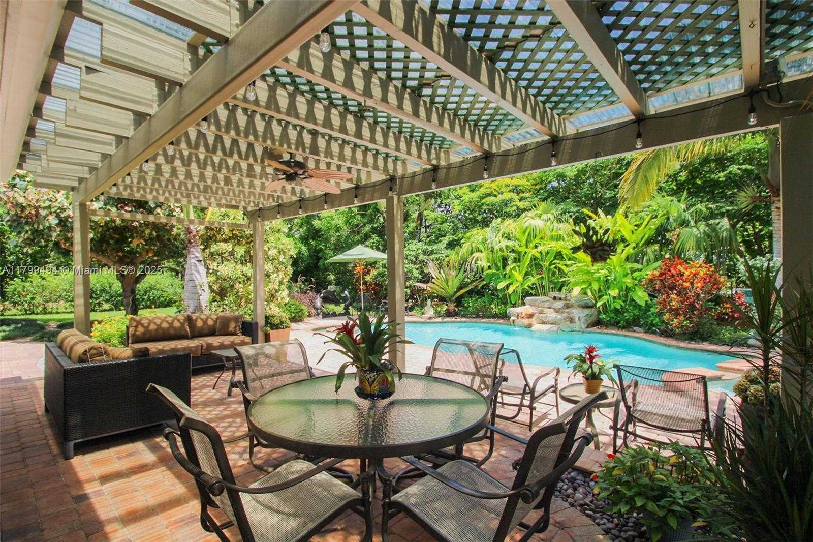 Small Image of 8345 SOUTH WEST 143RD ST, Palmetto Bay Number 38