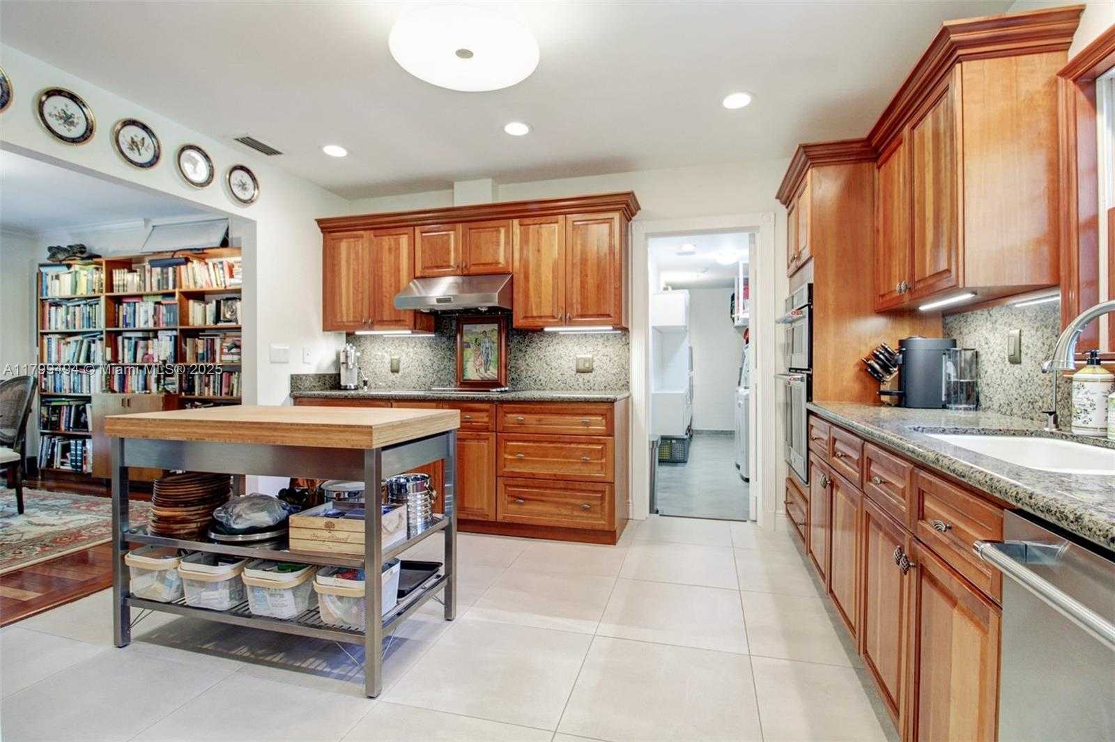 Small Image of 8345 SOUTH WEST 143RD ST, Palmetto Bay Number 7