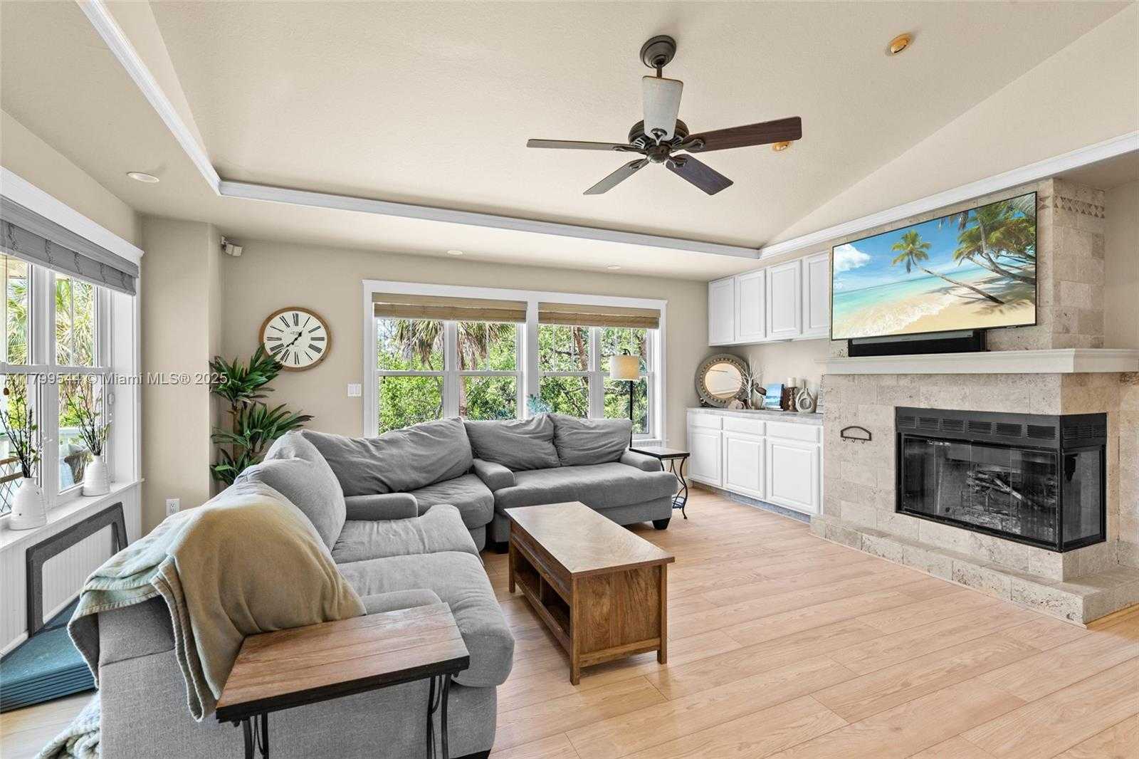 Small Image of 18250 PARKRIDGE CT, Fort Myers Number 6