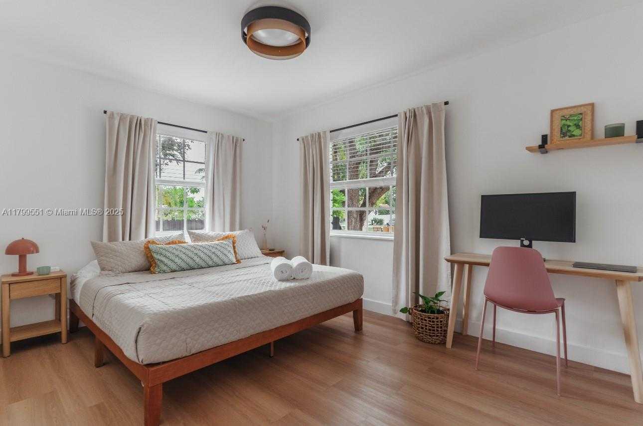 Small Image of 1153 NORTH EAST 158TH ST, North Miami Beach Number 10