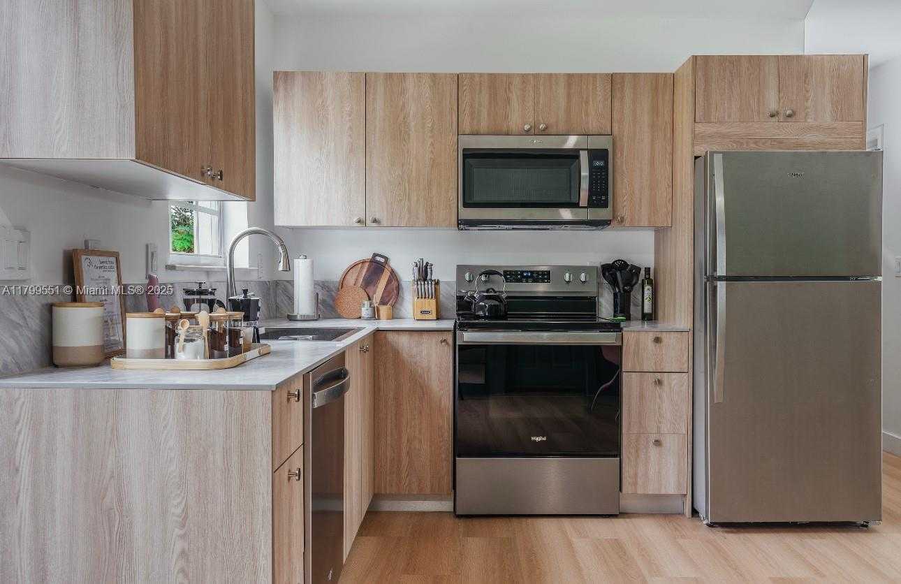 Small Image of 1153 NORTH EAST 158TH ST, North Miami Beach Number 3