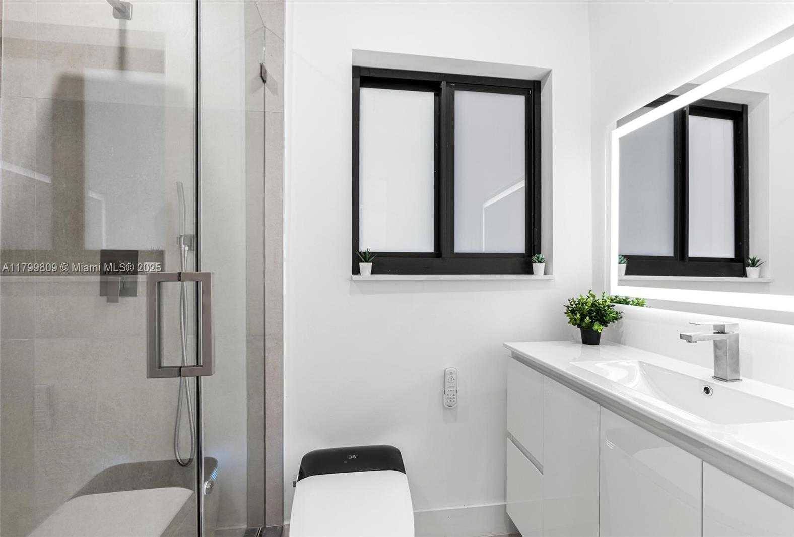 Small Image of 9300 MARINE DR, Cutler Bay Number 15