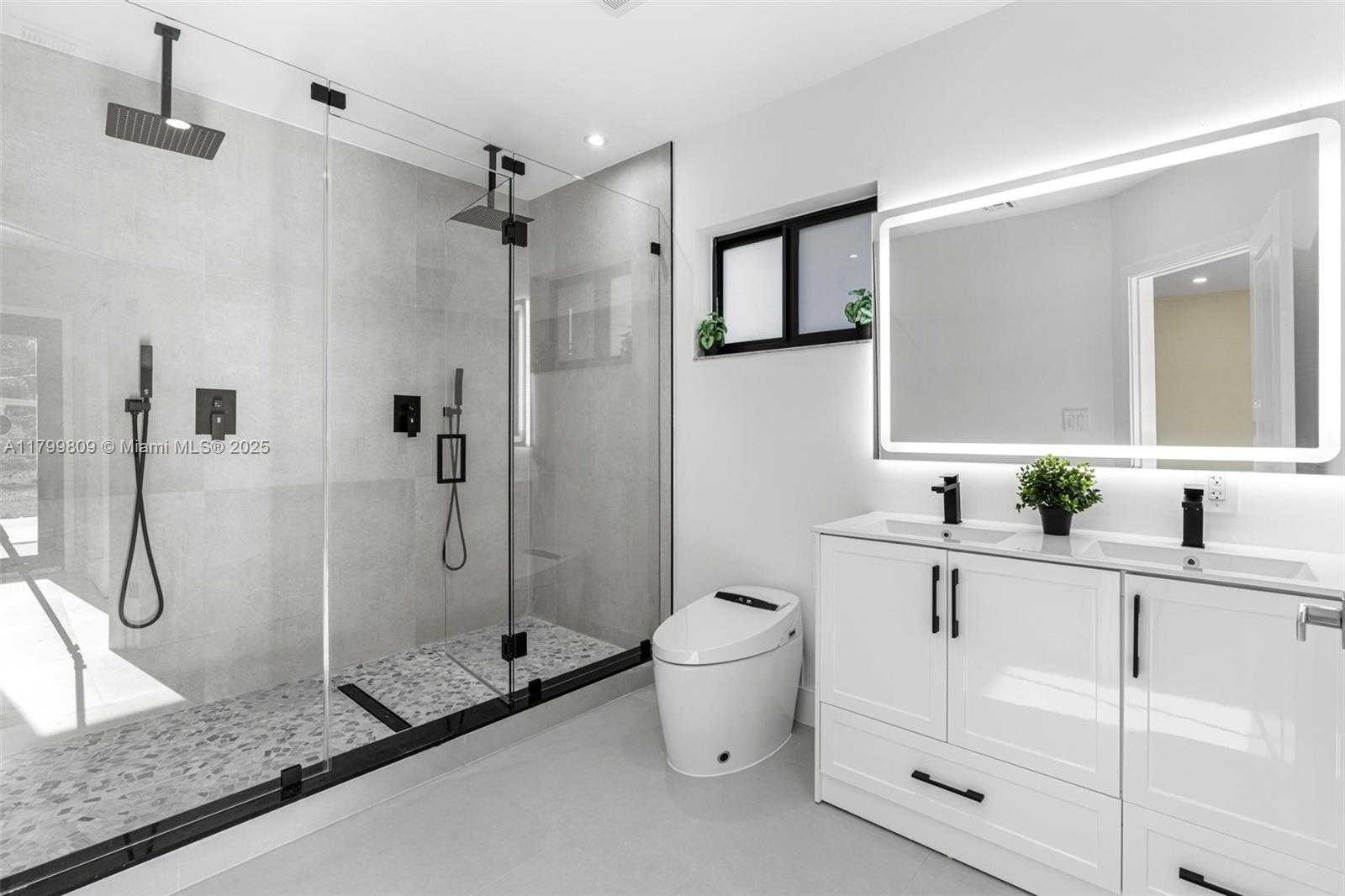 Small Image of 9300 MARINE DR, Cutler Bay Number 18