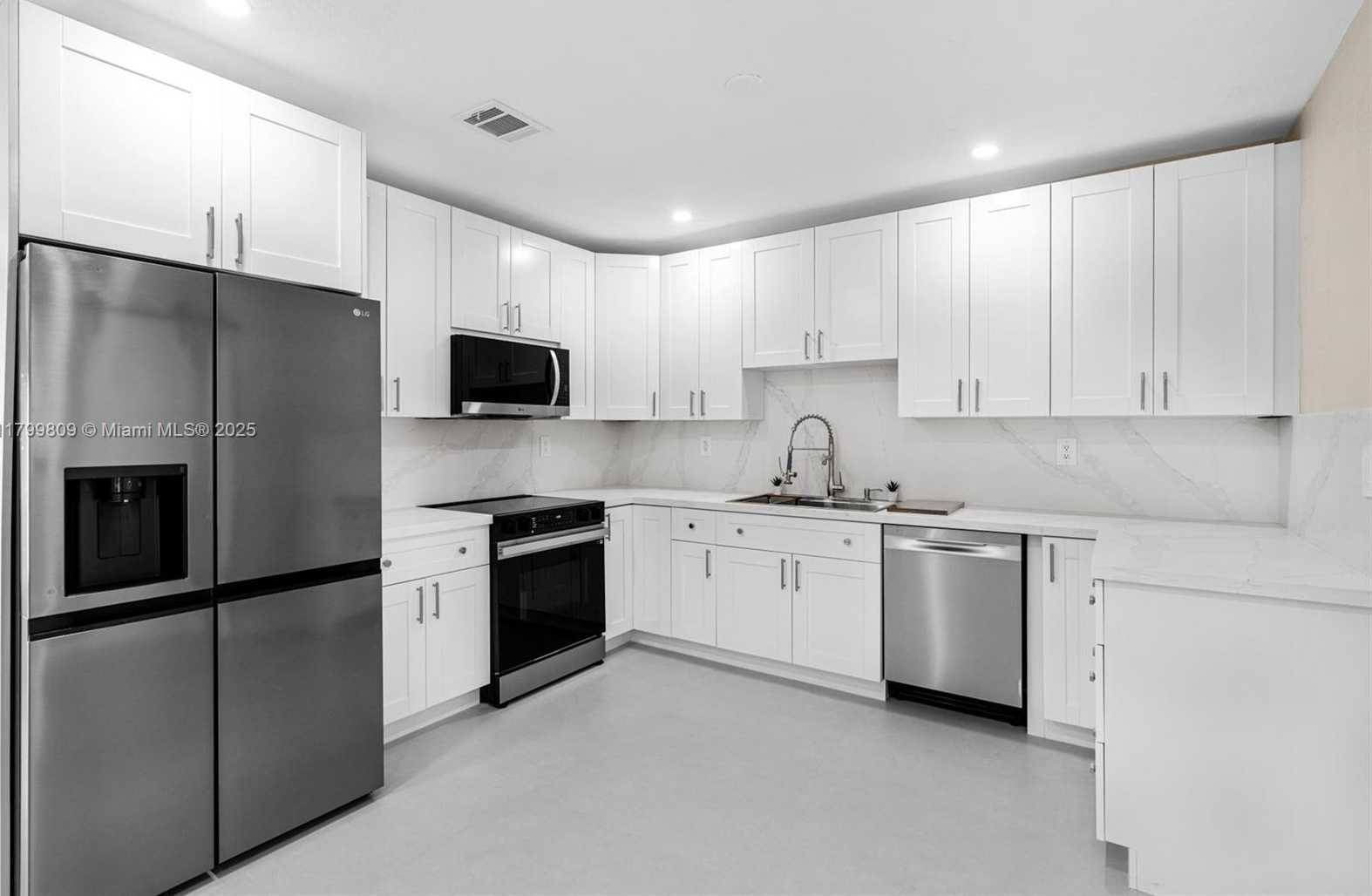 Small Image of 9300 MARINE DR, Cutler Bay Number 9