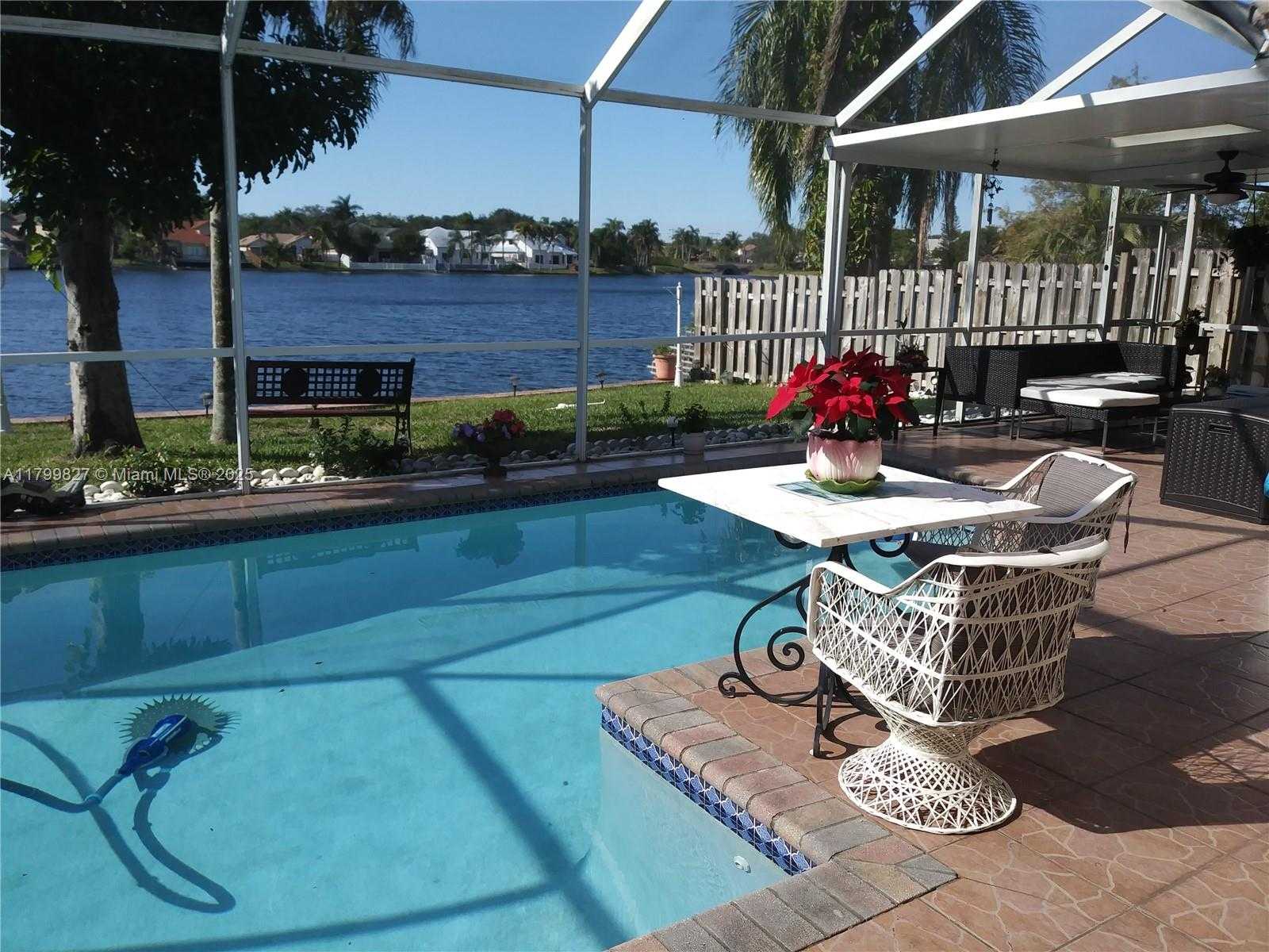 Small Image of 2601 REGALIA WAY, Cooper City Number 2