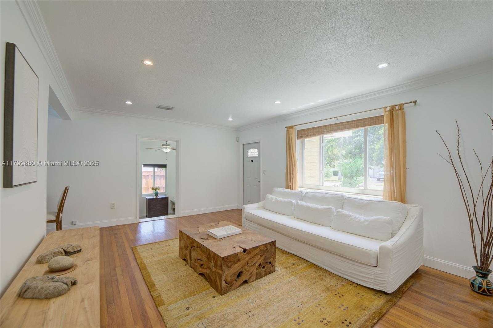 Small Image of 12000 NORTH EAST 11TH CT, Biscayne Park Number 13