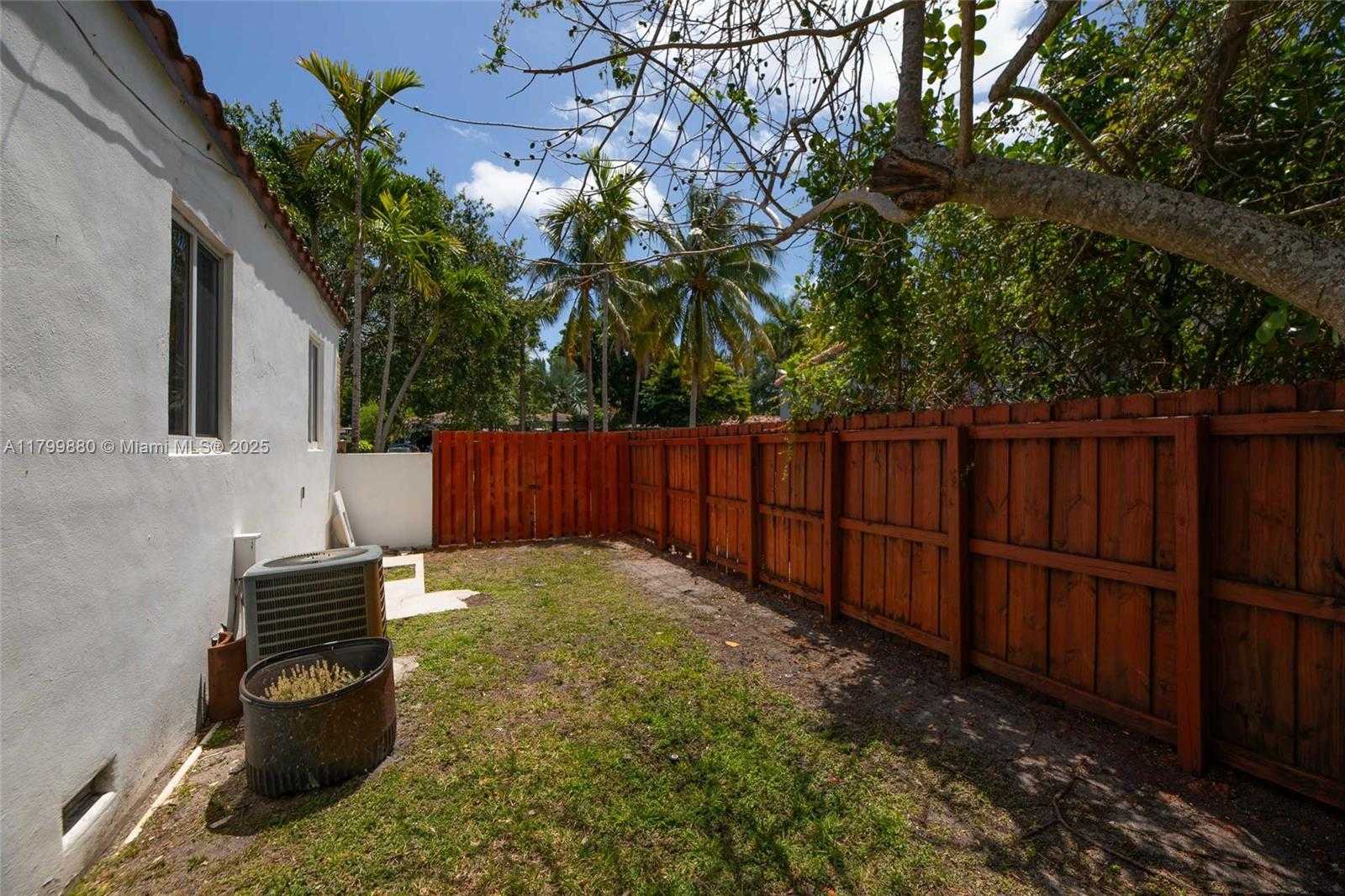 Small Image of 12000 NORTH EAST 11TH CT, Biscayne Park Number 42