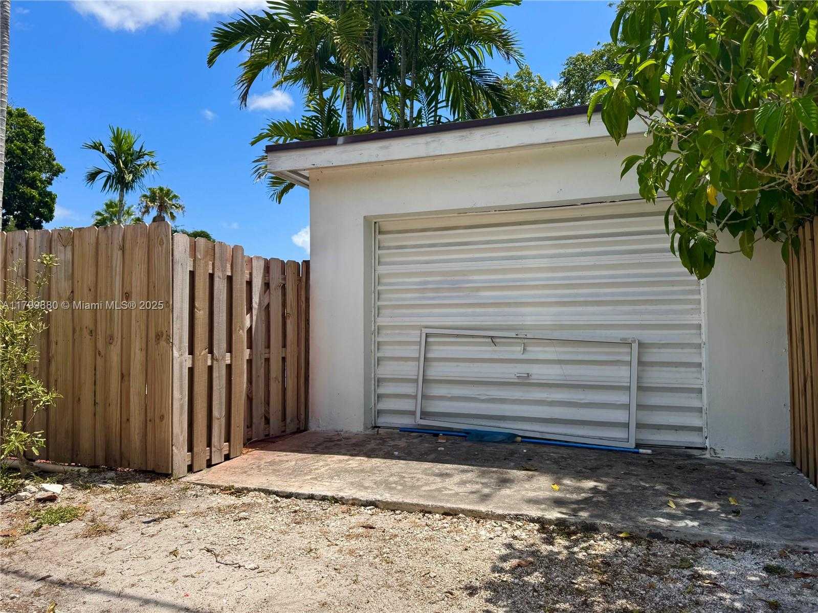 Small Image of 12000 NORTH EAST 11TH CT, Biscayne Park Number 47