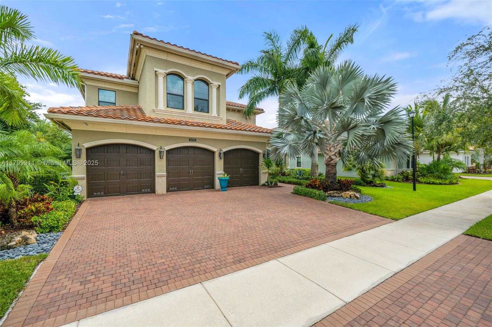 Small Image of 16796 STRASBOURG LN, Delray Beach Number 2