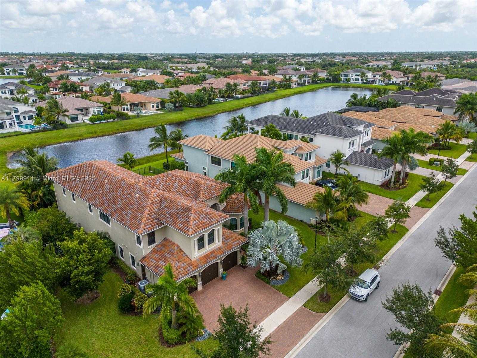 Small Image of 16796 STRASBOURG LN, Delray Beach Number 44