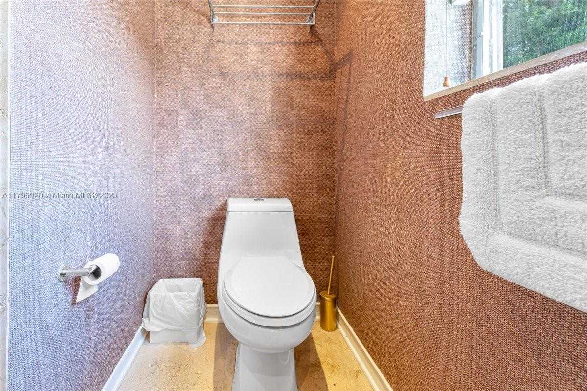 Small Image of 550 NORTH EAST 94TH ST, Miami Shores Number 16