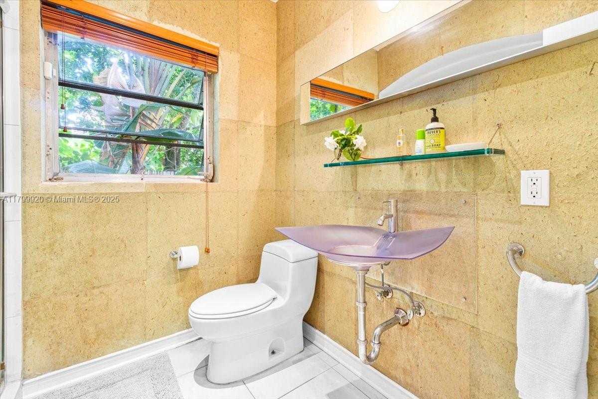 Small Image of 550 NORTH EAST 94TH ST, Miami Shores Number 17
