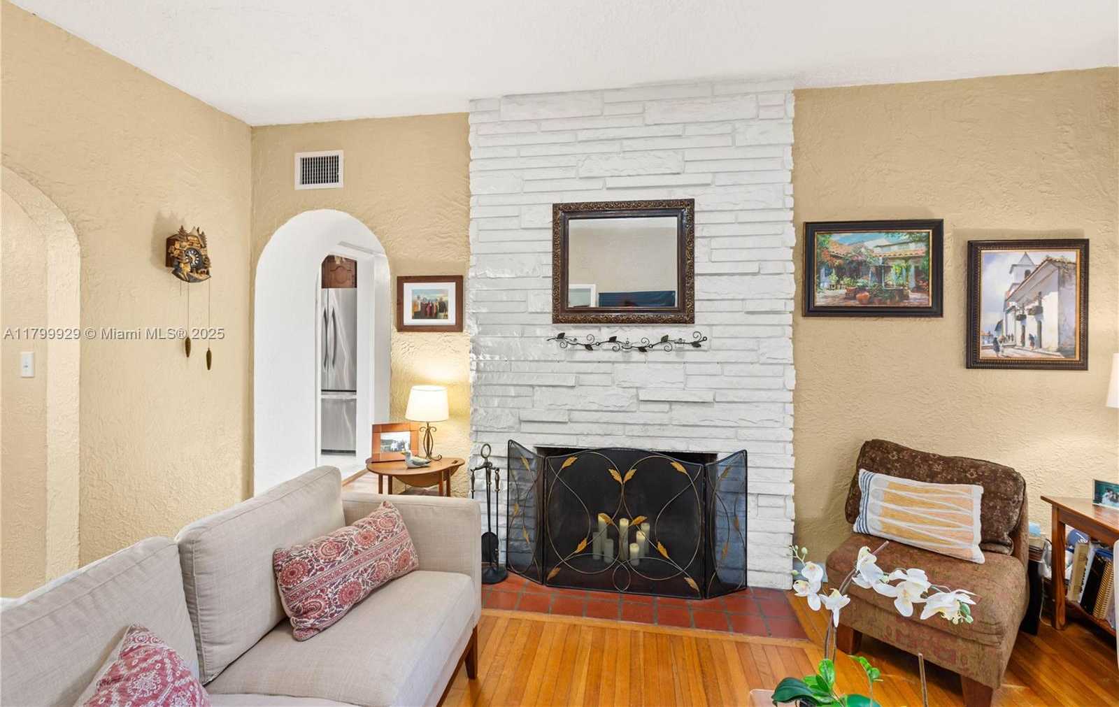 Small Image of 425 CADAGUA AVE, Coral Gables Number 11