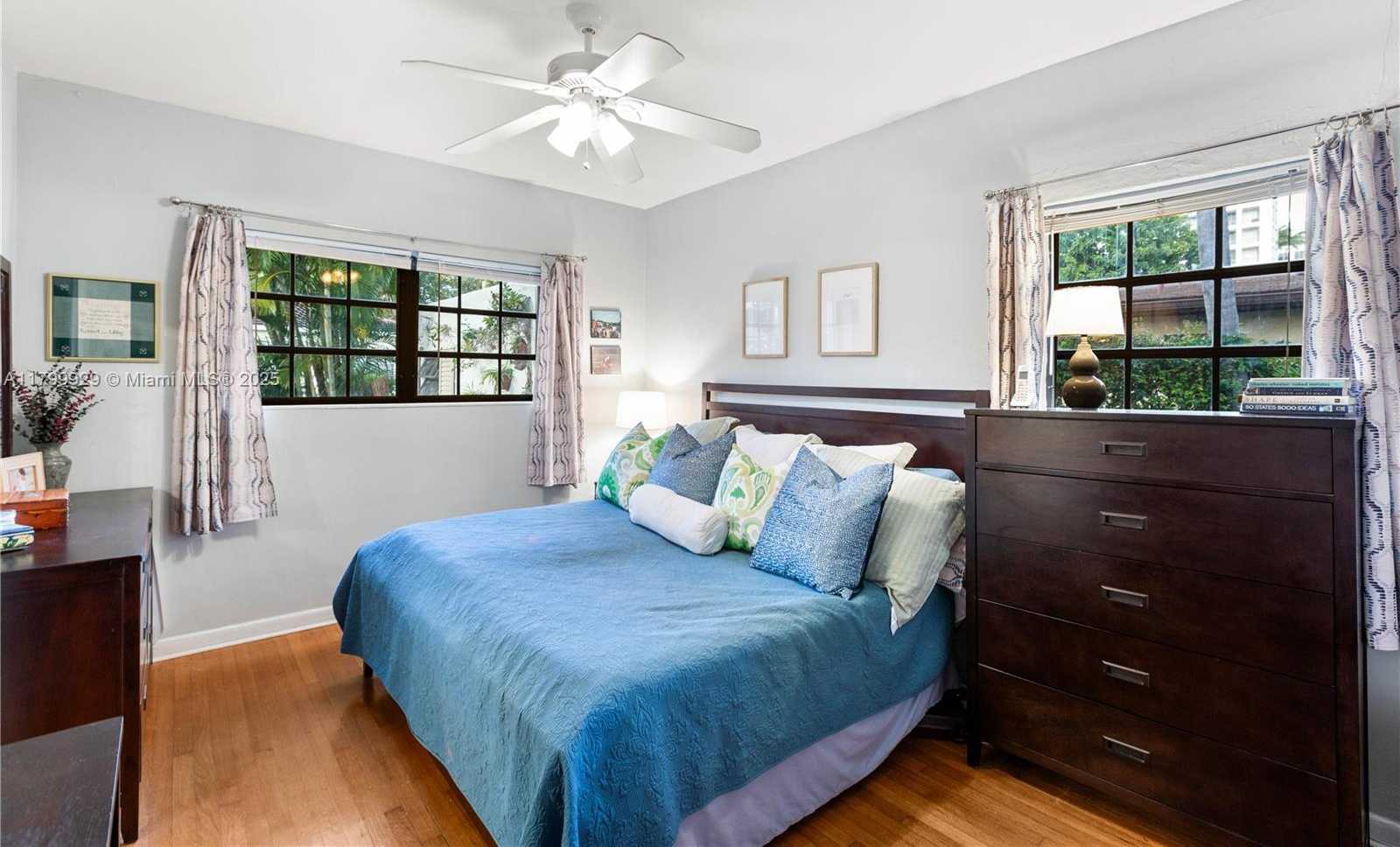 Small Image of 425 CADAGUA AVE, Coral Gables Number 21
