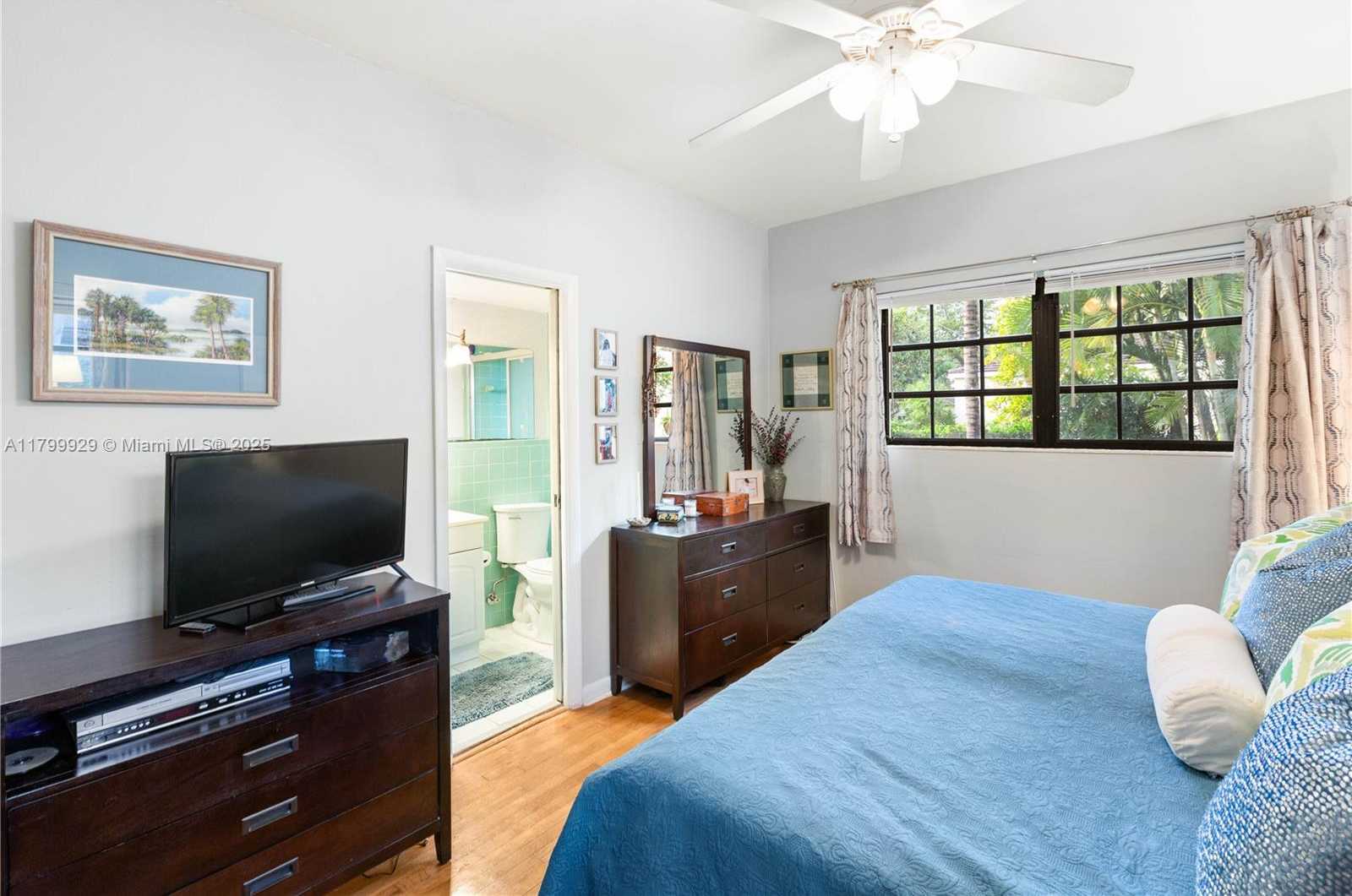 Small Image of 425 CADAGUA AVE, Coral Gables Number 22
