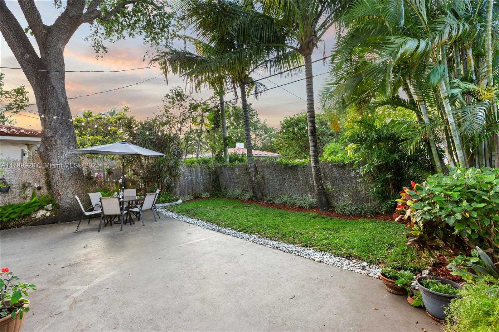 Small Image of 425 CADAGUA AVE, Coral Gables Number 23
